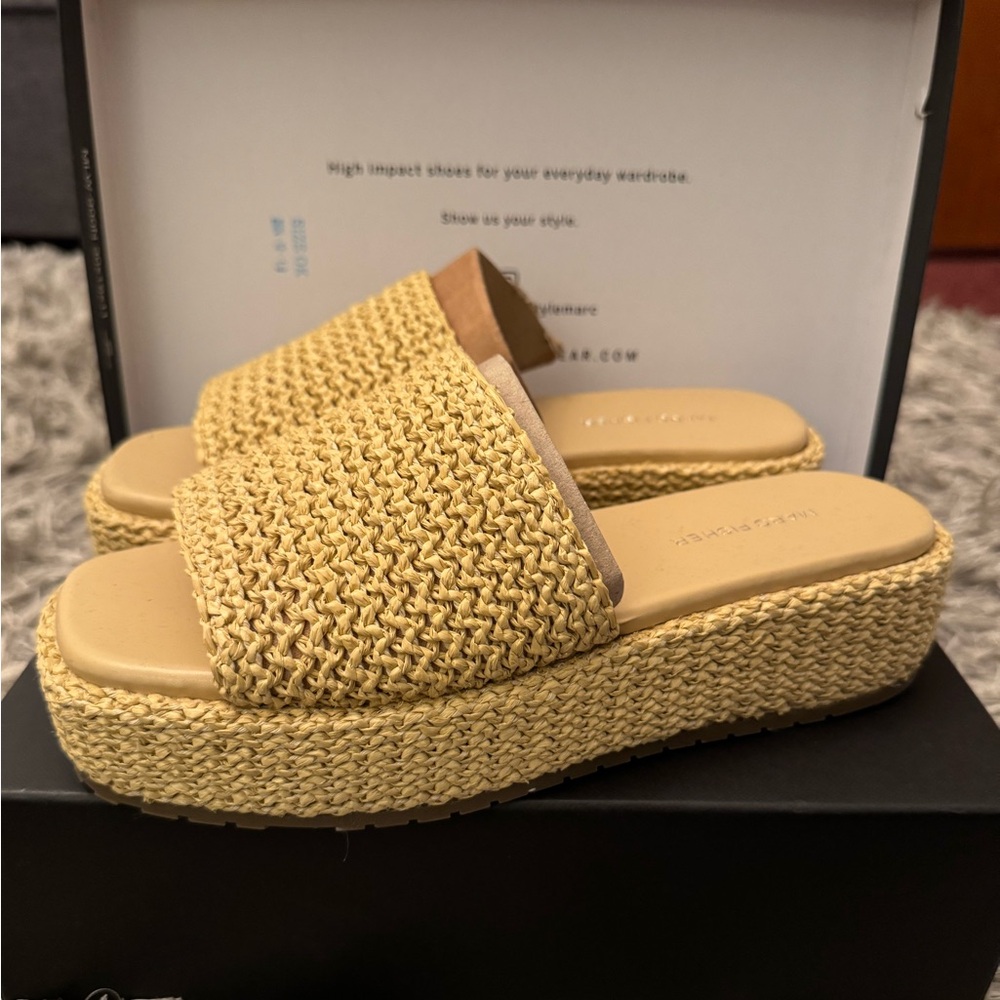 Marc Fisher Women's Pais Sandal in light neutral